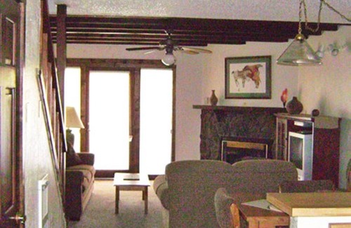 Angel Fire Condominio | Sun Lodge Condo 2Br / 2.5Ba in the Heart of Angel Fire