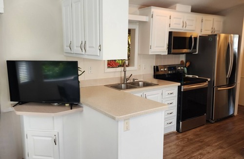Braden River Cabaña | Sun Outdoors: Clean, Private, Cozy & Loaded with Perks! Golf Cart Included