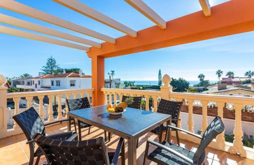 Vélez-Málaga Villa | Sun, Relax, Climatized Pool & Steps to the Beach by Mellow
