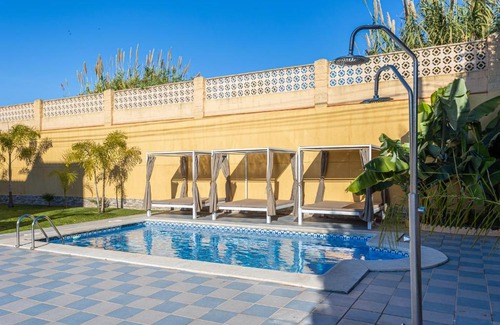 Vélez-Málaga Villa | Sun, Relax, Climatized Pool & Steps to the Beach by Mellow