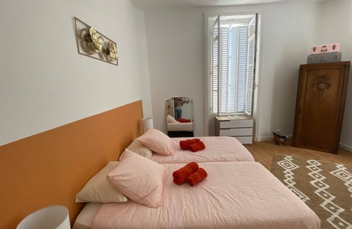 Bazoges-en-Pareds Cama Y Desayuno | Sun Room
