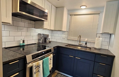 St. Petersburg Condominio | Snowbird Season is coming. Sun, Sand & Sunsets–all just minutes from your door.