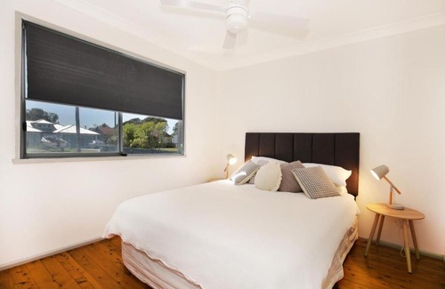 Culburra Beach Casa | Sun Shack at Culburra I Pet Friendly I 3 Min Walk to Beach