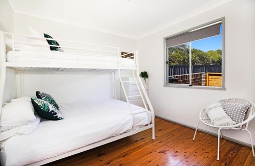 Culburra Beach Casa | Sun Shack at Culburra I Pet Friendly I 3 Min Walk to Beach