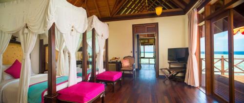 Vilu Reef Complejo | Sun Siyam Vilu Reef - 24 Hours All-Inclusive with Free Transfer
