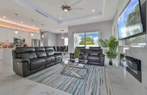 Diplomat Casa | Sun Soaked 4 Bedroom *Heated* Pool Home -BRAND NEW