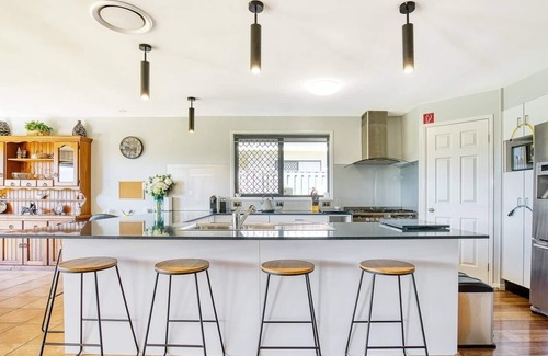 Oxenford Casa | Sun Soaked Family Escape near Famed Attractions