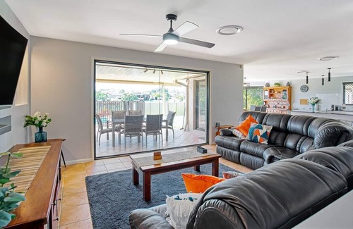 Oxenford Casa | Sun Soaked Family Escape near Famed Attractions