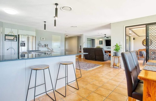 Oxenford Casa | Sun Soaked Family Escape near Famed Attractions