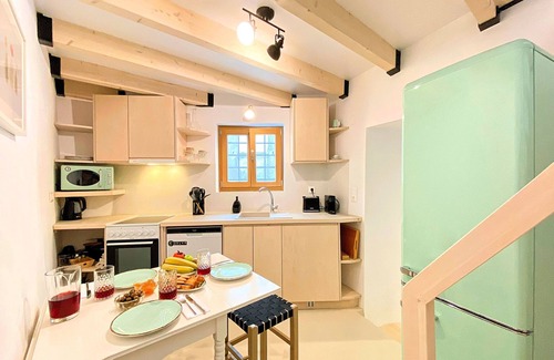 Kournas Villa | Sun Stone Villa Heated Whirpool