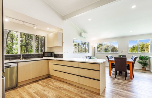 Bethells Beach Casa | Bethells Beach: vistas a la montaña y selva tropical nativa