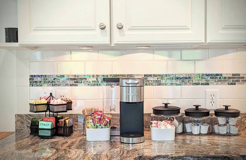 Sunapee Casa | @SunapeeSeasons—Across from Dewey Beach, Lake View, 8 Min. from Mt. Sunapee
