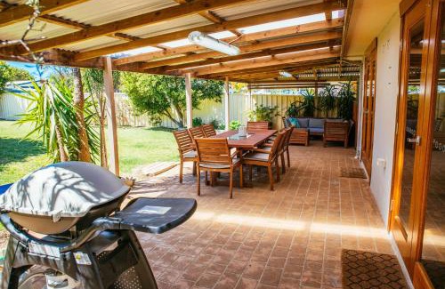 Culburra Beach Casa | Sunbaker Pet Friendly Awards Finalist 4 Mins Walk to Culburra Beach