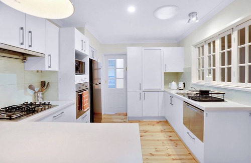 Sunbury Casa | Sunbury large family home close to airport macedon ranges newly renovated