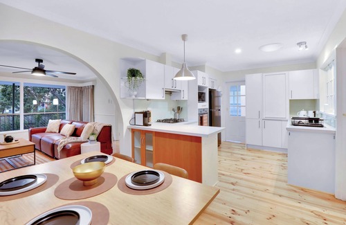 Sunbury Casa | Sunbury large family home close to airport macedon ranges newly renovated