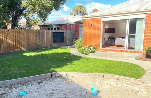 Sunbury Casa | Sunbury on the Park - Netflix, tenis de mesa