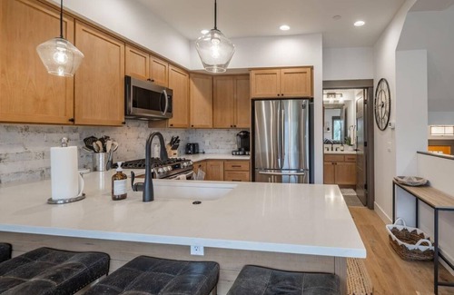 Cle Elum Chalet De Esquí | Suncadia 2 Bdrm Village Chalet Water Mountain View