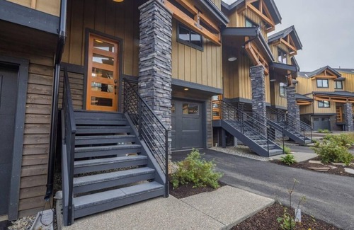 Cle Elum Chalet De Esquí | Suncadia 2 Bdrm Village Chalet Water Mountain View