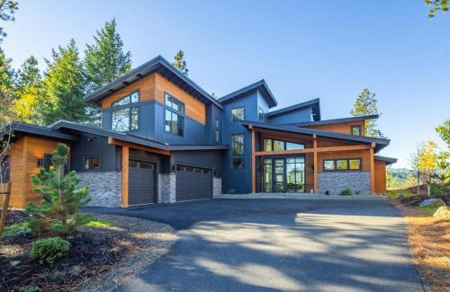 Cle Elum Casa | Suncadia 7 Bdrm Home with Amazing View and a Hot Tub