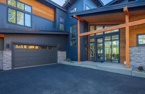 Cle Elum Casa | Suncadia 7 Bdrm Home with Amazing View and a Hot Tub