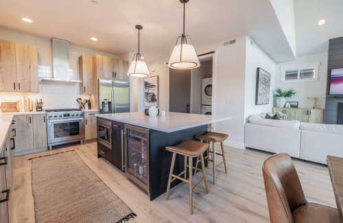 Roslyn Cabina | Suncadia Getaway | Relax w/ Nature Views, Hot Tub & Fire Pit