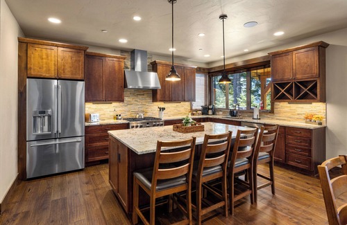 Roslyn Casa | Award-Winning, Top 5% Suncadia Stay, Epic Views