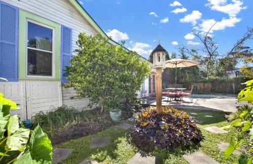 Tybee Island Casa | Suncatcher Cottage 1508-2nd Avenue B