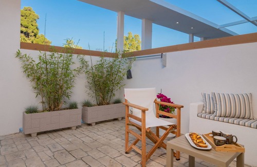 Agrilia Apartamento | Suncourt Lux Rooms