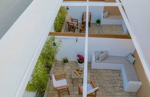 Agrilia Apartamento | Suncourt Lux Rooms