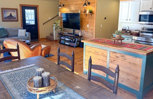 Mountainburg Cabina | Sundance Cabin - Private Ozark Mountain Retreat - hot tub & valley views!