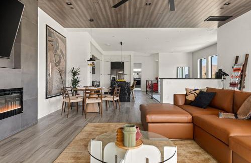 Indian Cove Casa | Sundance Cove by Fieldtrip Modernist Masterpiece Next to National Park Camp Entrance