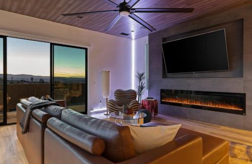 Indian Cove Casa | Sundance Cove by Fieldtrip Modernist Masterpiece Next to National Park Camp Entrance