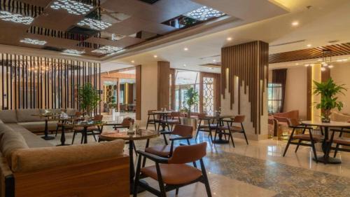 Jeddah Hotel | Sunday Emerald Hotel