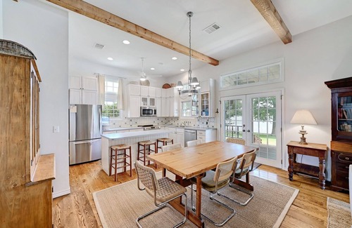 Burnet Casa | Sunday House @ Cockleburr Cove on Inks Lake - Lakefront property w/boat dock