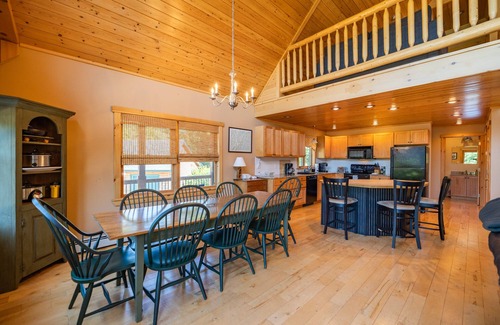 Sunday River Area Cabina | Sunday River Cabin w/ Hot Tub, Fireplace, Games, 2 Living Areas - Sleeps 12