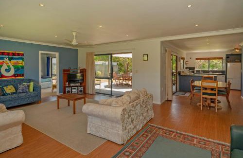 Hahei Casa | Sundaze - Hahei Holiday Home