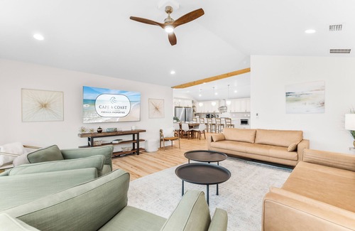 Bay County Casa | Sundial: Massive 9 BR Home- Sleeps 26, Beachfront, Priv. Pool, Pet friendly!