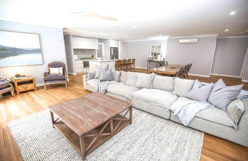 Bright Casa | Sundown Country Club