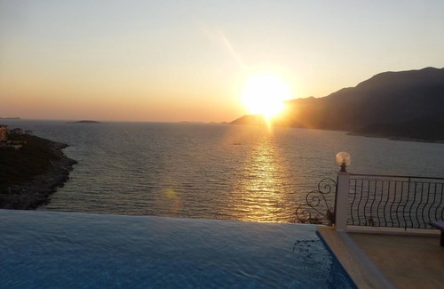 Kas Villa | Villa Sundown: Villa de 4 dormitorios con piscina privada; vista marítima