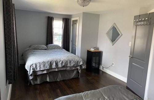 Grosse Ile Casa | Sundown Waterfront Carriage House