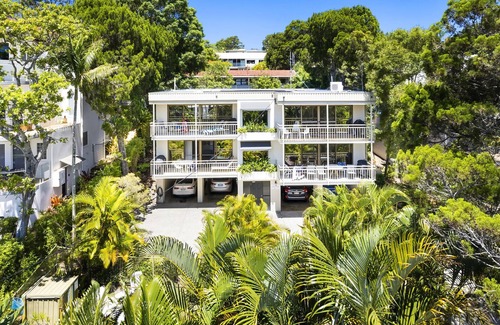 Noosa Heads Apartamento | Sundowner 3 - A fantastic view over Laguna Bay to the Noosa North Shore beach.