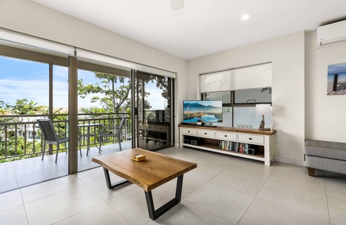Noosa Heads Apartamento | Sundowner 3 - A fantastic view over Laguna Bay to the Noosa North Shore beach.