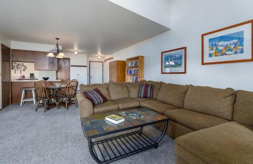 Four O'Clock Casa | Sundowner II Condo - Ski-In - Walk To Town
