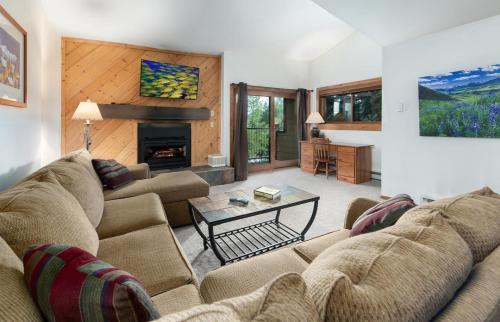 Four O'Clock Casa | Sundowner II Condo - Ski-In - Walk To Town
