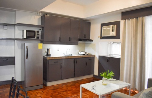 Downtown Hotel | Sunette Tower Suites Makati