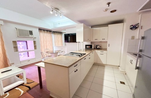 Downtown Hotel | Sunette Tower Suites Makati