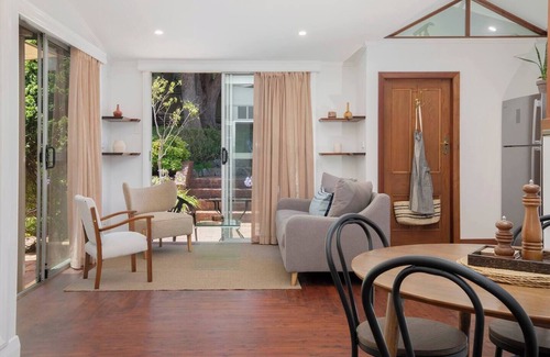 Highfields Casa | Sunfields Garden Hideaway between Beaches and CBD