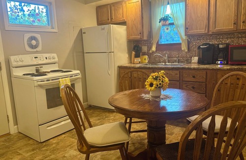 Springfield Casa | Sunflower Cottage