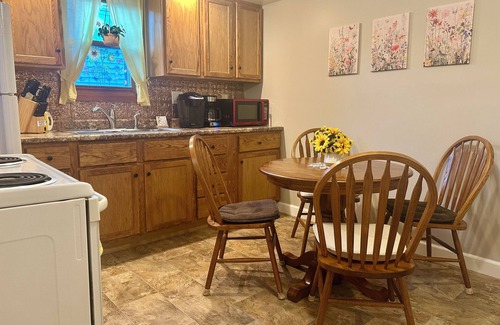 Springfield Casa | Sunflower Cottage