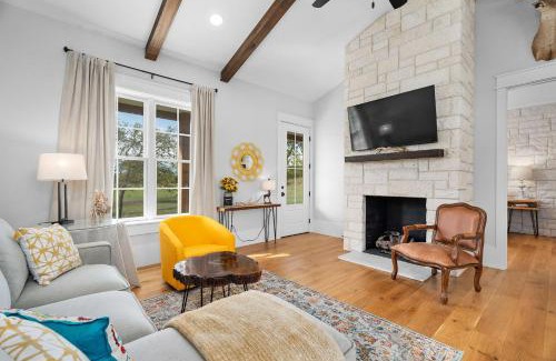 Comfort Casa | Sunflower Cottage with hot tub & VIEWS